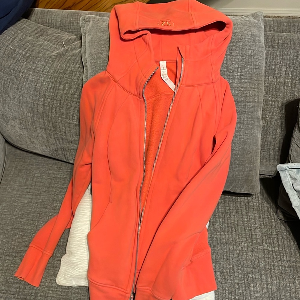 Lululemon Scuba hoodie size 6 in excellent condition!
